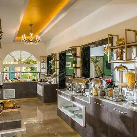 Malia Aparthotel 3*